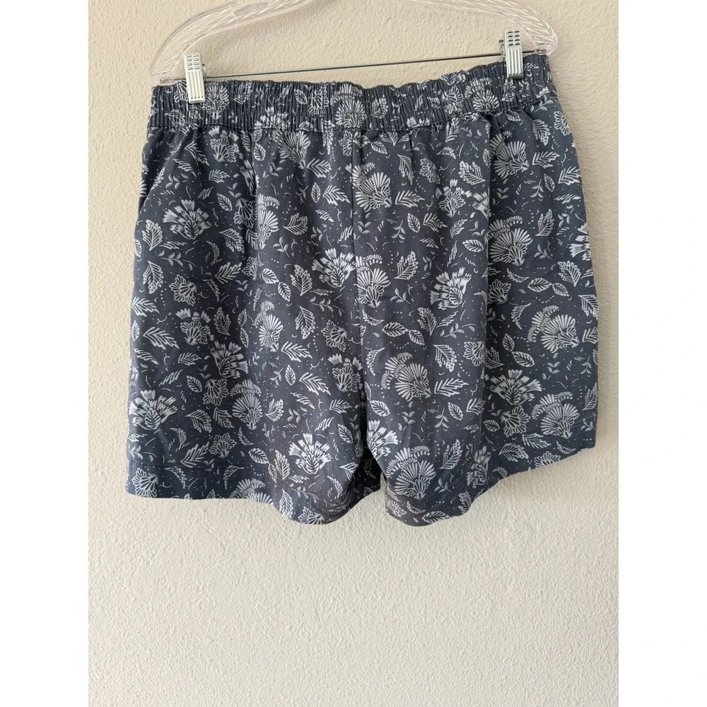 Jachs Girlfriend Blue Floral‎ Stretch Satin Chino Shorts Size Large Summer EUC